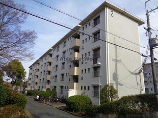 公団狭山住宅　2号棟の物件外観写真